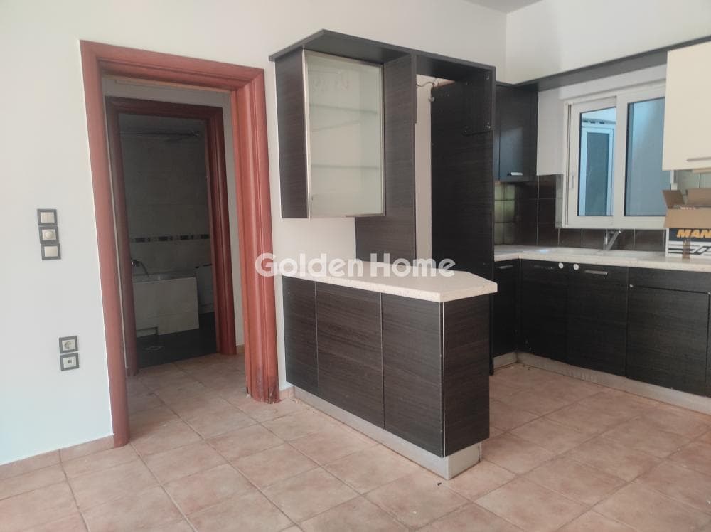 Apartment in Megala Sxoinia A, Acharnes — Photo 2 of 14