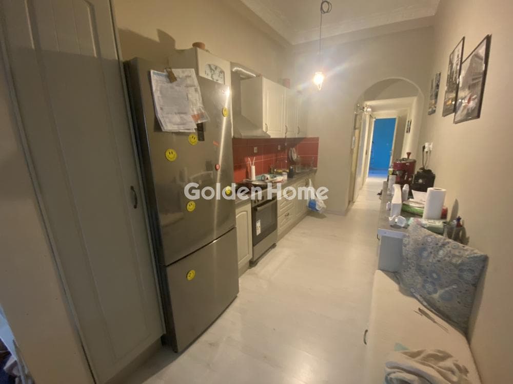Apartment in Agios Ioannis Chrisostomos, Nikaia — Photo 1 of 6
