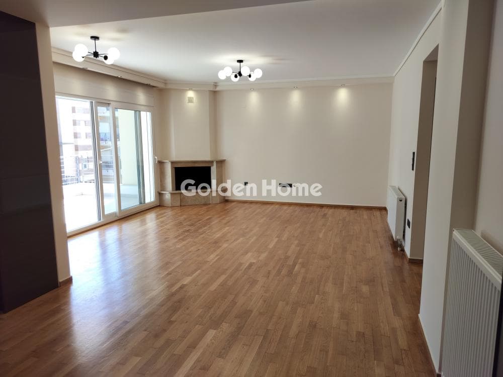 Apartment in Center, Pylea — Photo 2 of 33