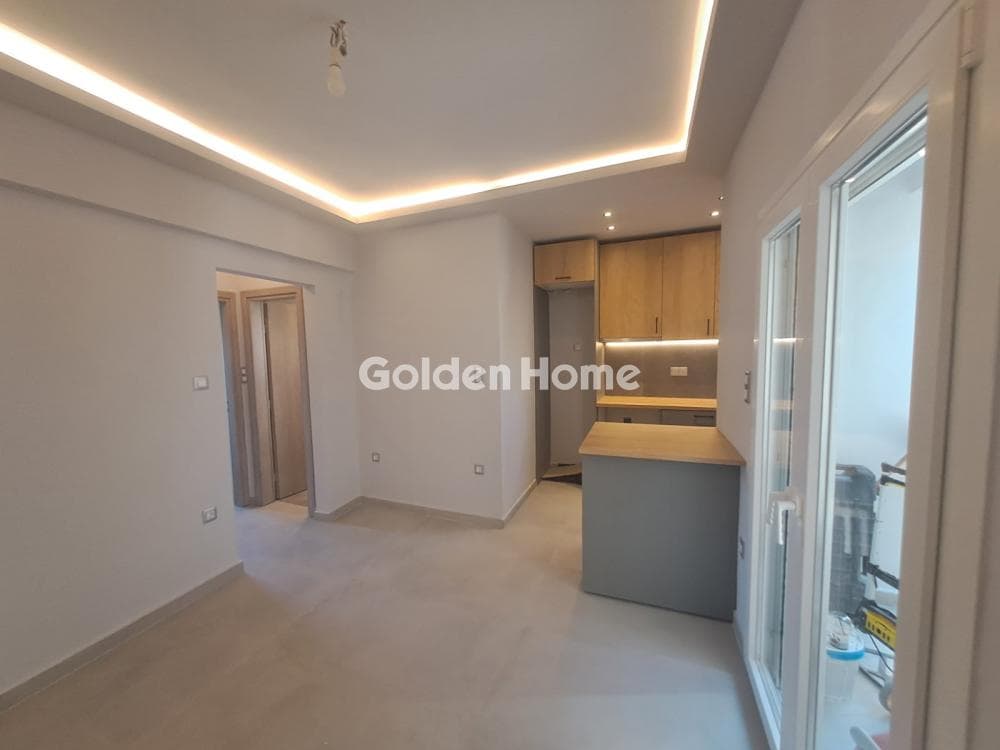 Apartment in Platia Koumoundourou, Kentro — Photo 4 of 16