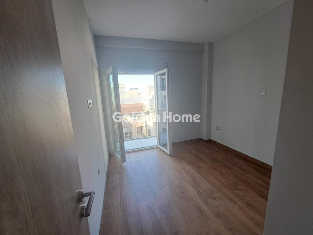 Apartment in Platia Koumoundourou, Kentro — Photo 13 of 16