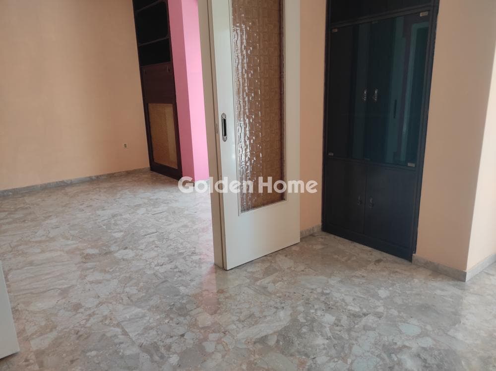 Apartment in Aspra Chomata, Nikaia — Photo 9 of 18