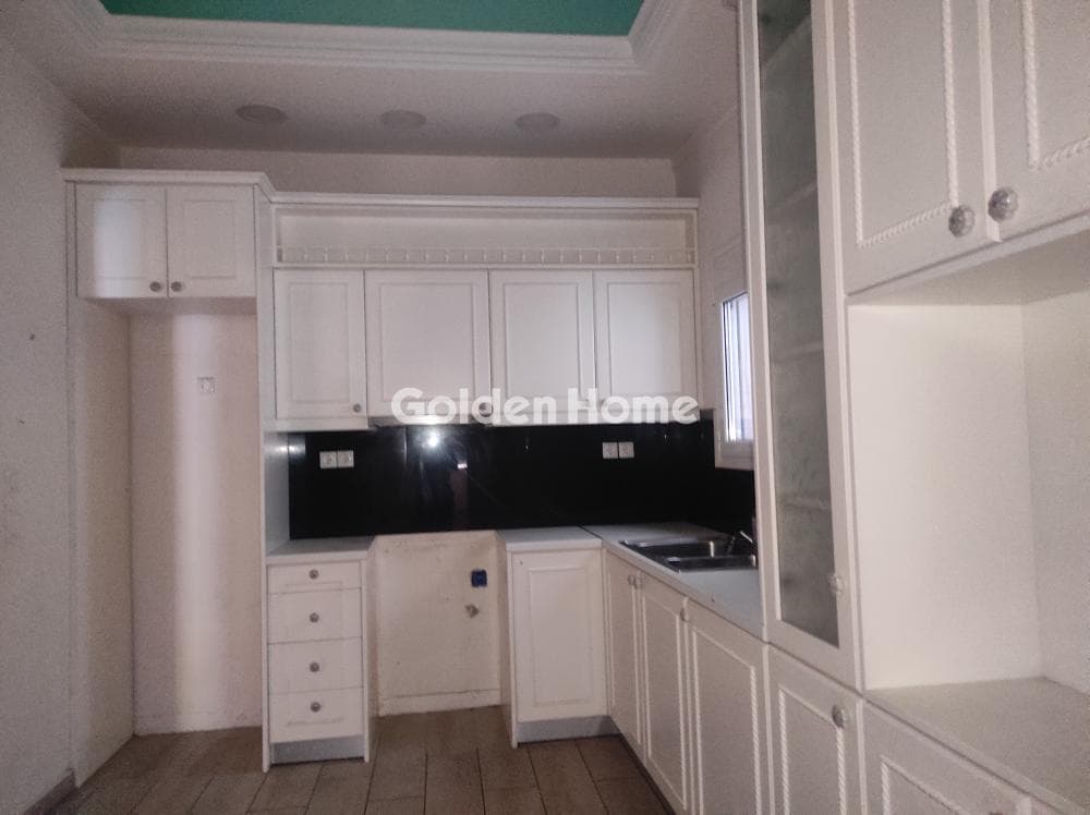 Apartment in Mikrolimano, Piraeus — Photo 18 of 28