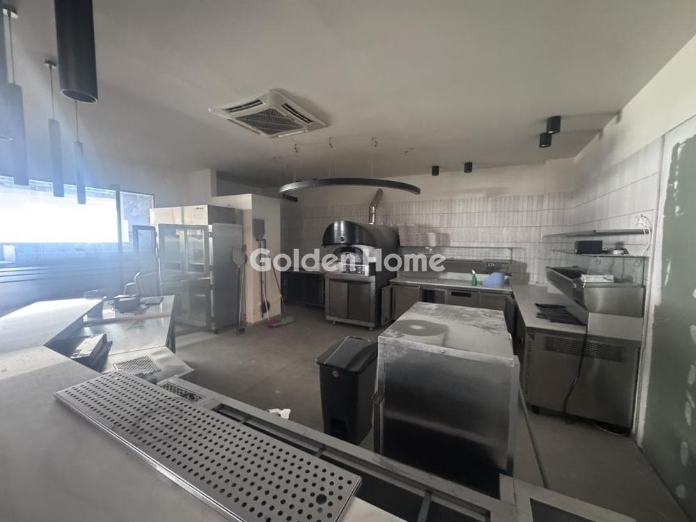 Retail Store in Center, Thermi — Photo 2 of 9