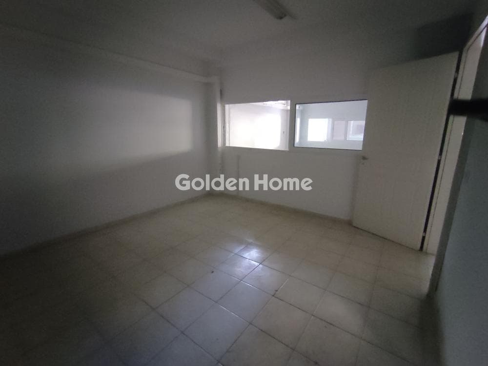 Retail Store in Agia Paraskevi, Nea Smyrni — Photo 11 of 16