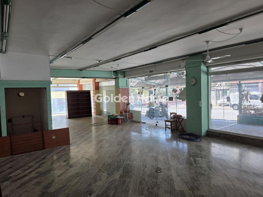 Retail Store in Filakes - Athlitiko Kentro, Koridallos — Photo 1 of 21