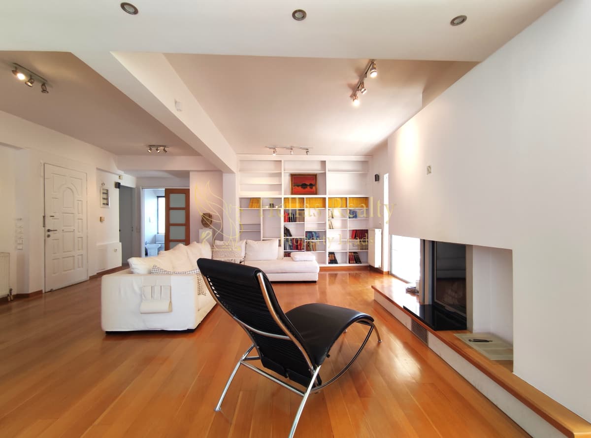 Apartment in Ampelakia, Alimos — Photo 1 of 14