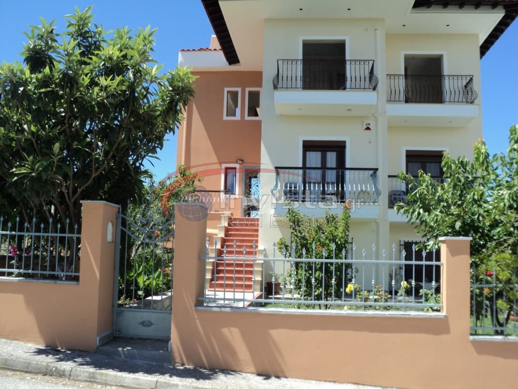 House in Metamorfosi, Ormilia — Photo 1 of 23