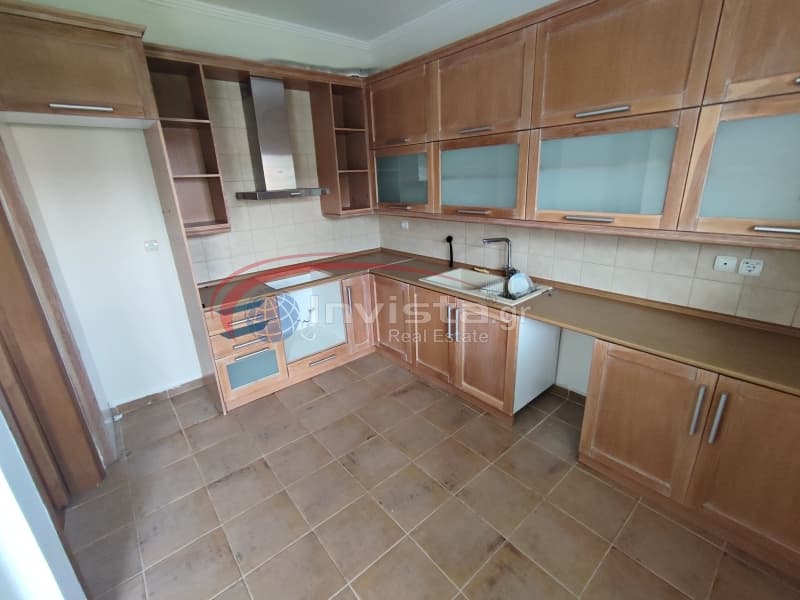 House in Panorama, Panorama — Photo 6 of 25