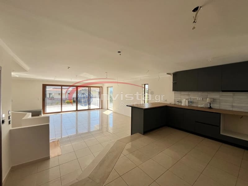 House in Panorama, Panorama — Photo 7 of 20