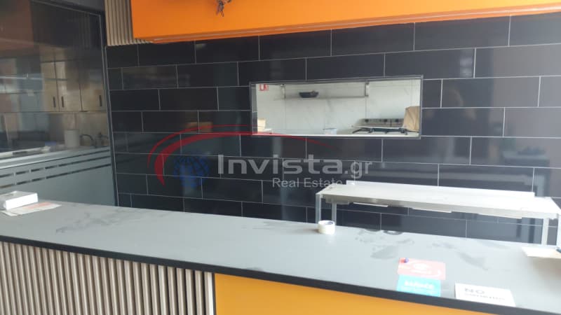 Retail Store in Center, Thermi — Photo 1 of 6
