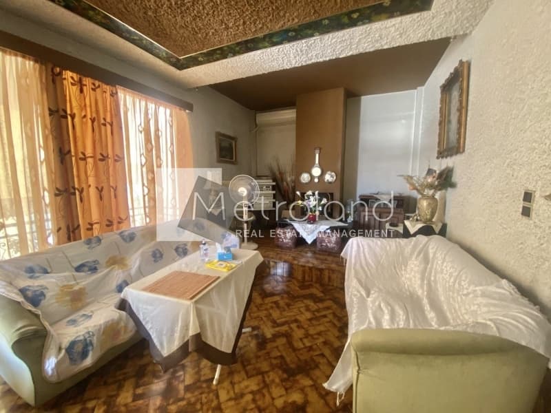 Apartment in Agios Ioannis Chrisostomos, Nikaia — Photo 1 of 10