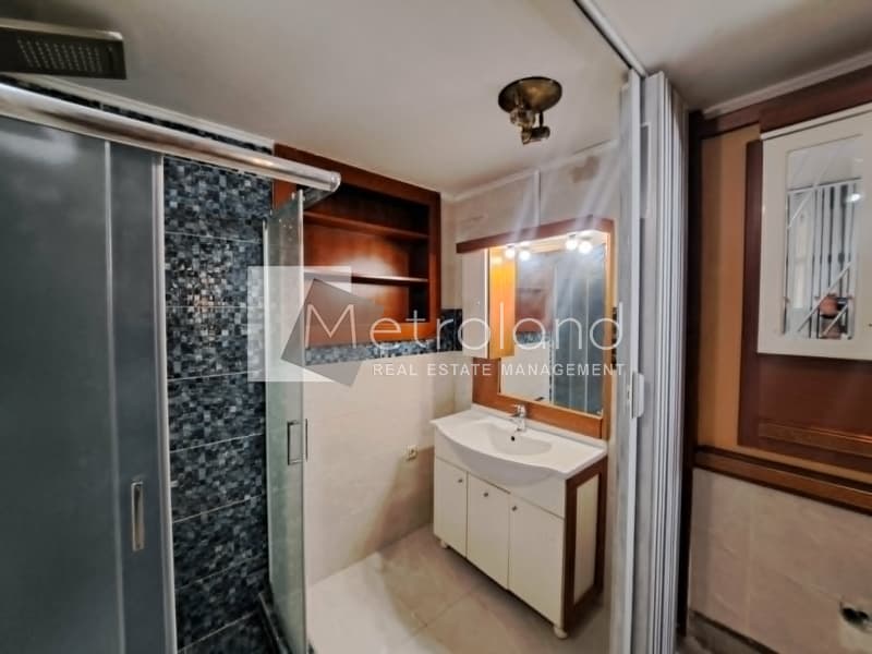 Apartment in Aspra Chomata, Nikaia — Photo 19 of 25