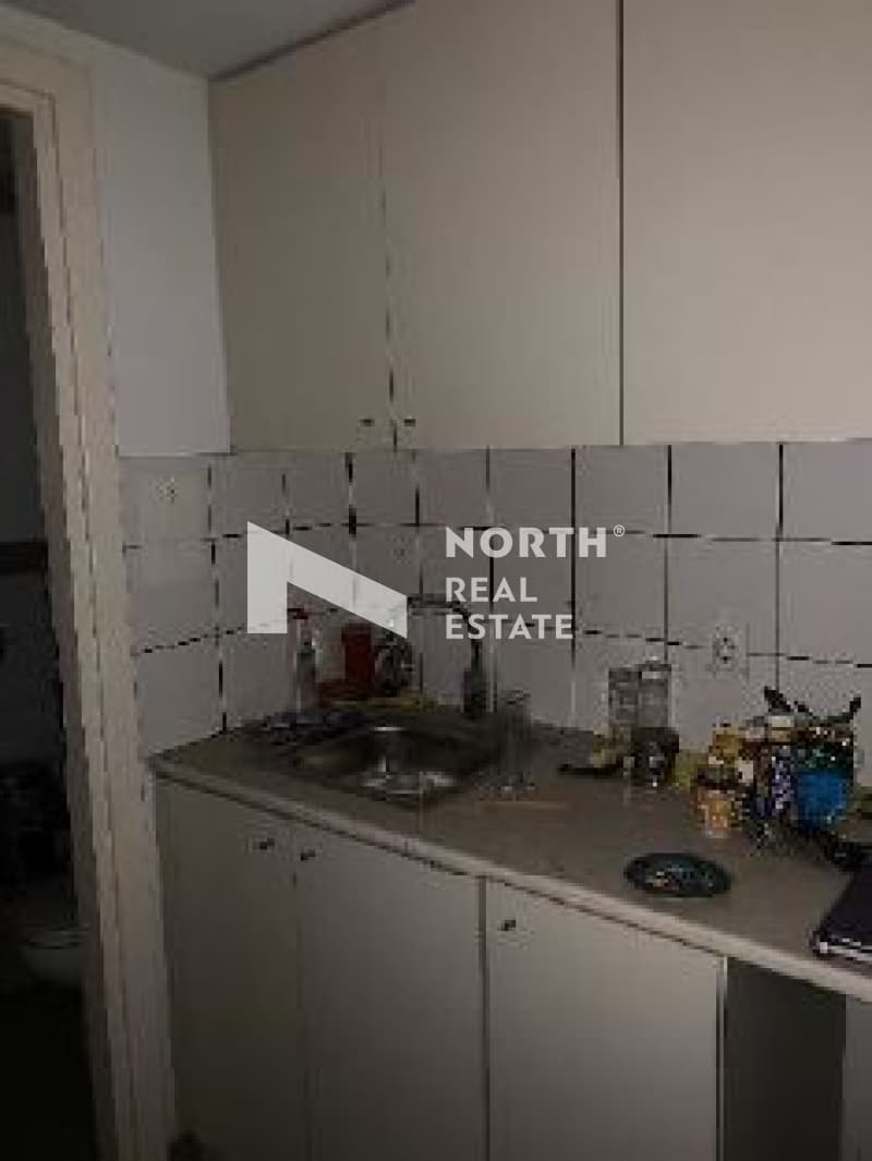 Retail Store in Riga Feraiou, Neapoli — Photo 3 of 4