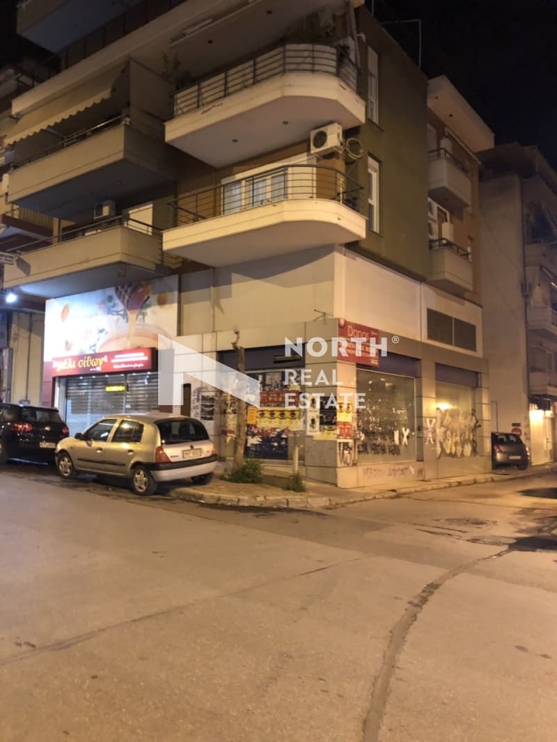 Retail Store in Riga Feraiou, Neapoli — Photo 1 of 4