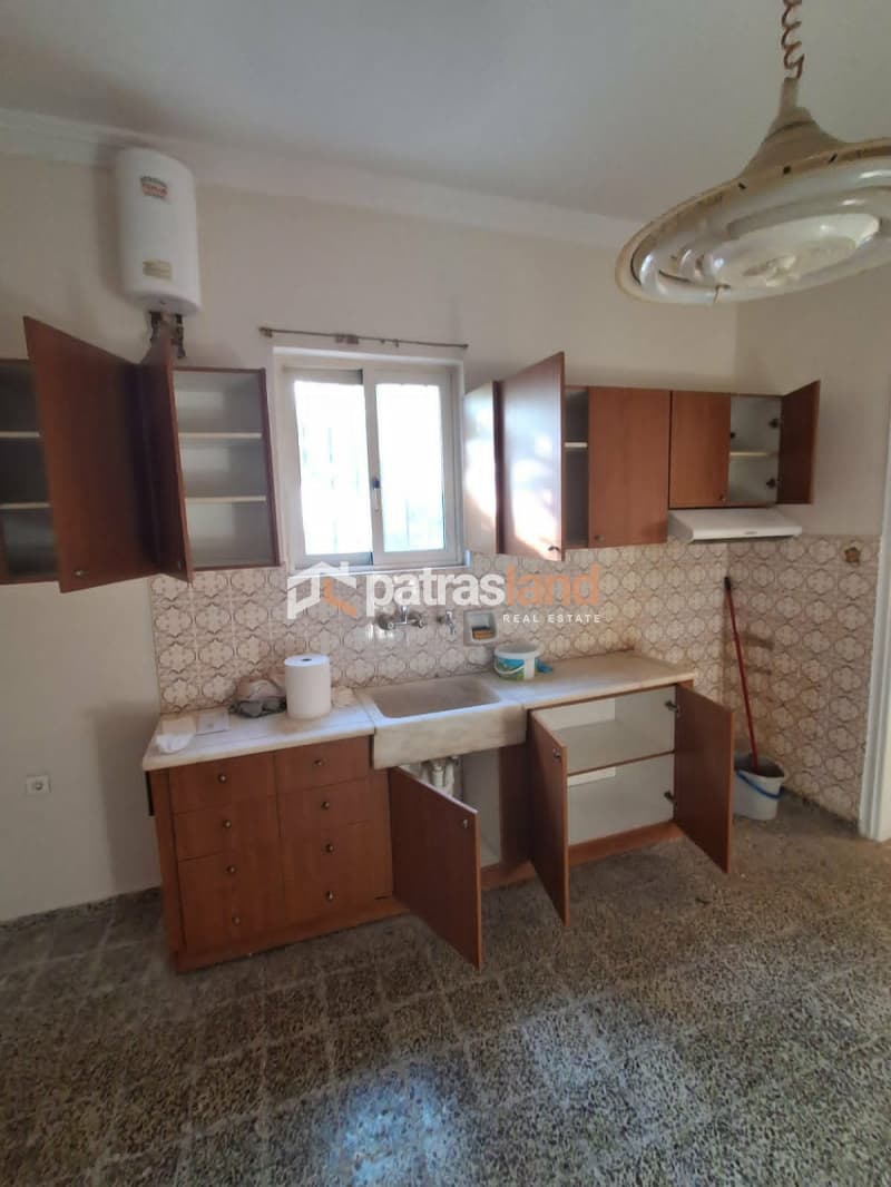 House in Agiοi Apostoli, Patra — Photo 3 of 30