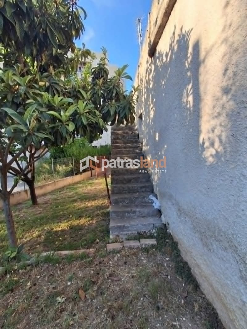 House in Agiοi Apostoli, Patra — Photo 1 of 30