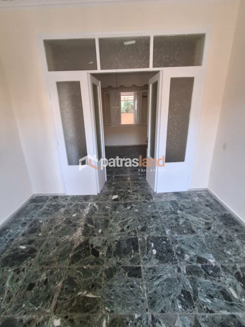 House in Agiοi Apostoli, Patra — Photo 5 of 30