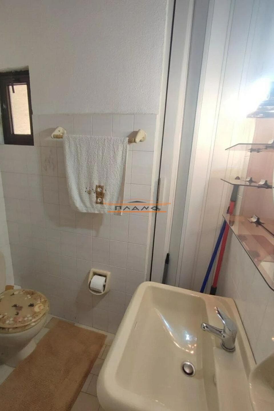 Apartment in Orio Agias Varvaras, Koridallos — Photo 10 of 11