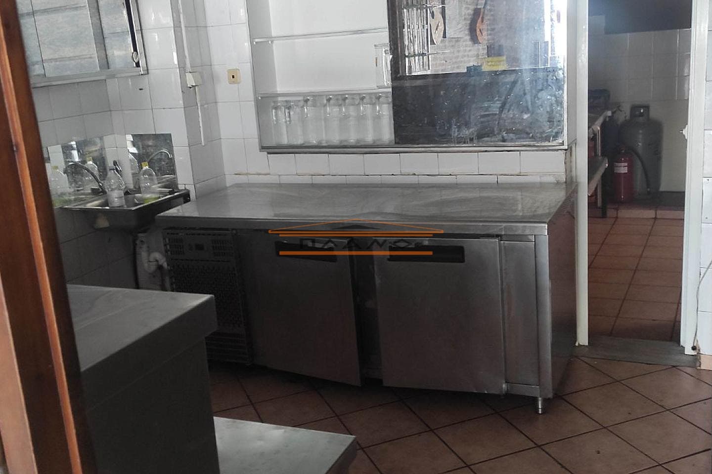 Κατάστημα στην Ανάσταση, Κερατσίνι — Φωτογραφία 2 από 9
