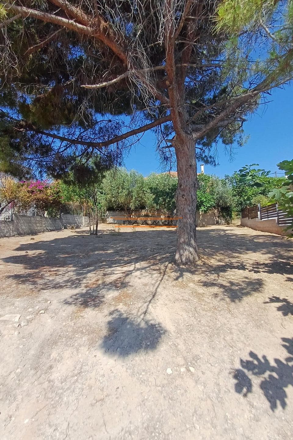 Οικόπεδο στην Κέντρο, Αρτέμιδα (Λούτσα) — Φωτογραφία 2 από 4
