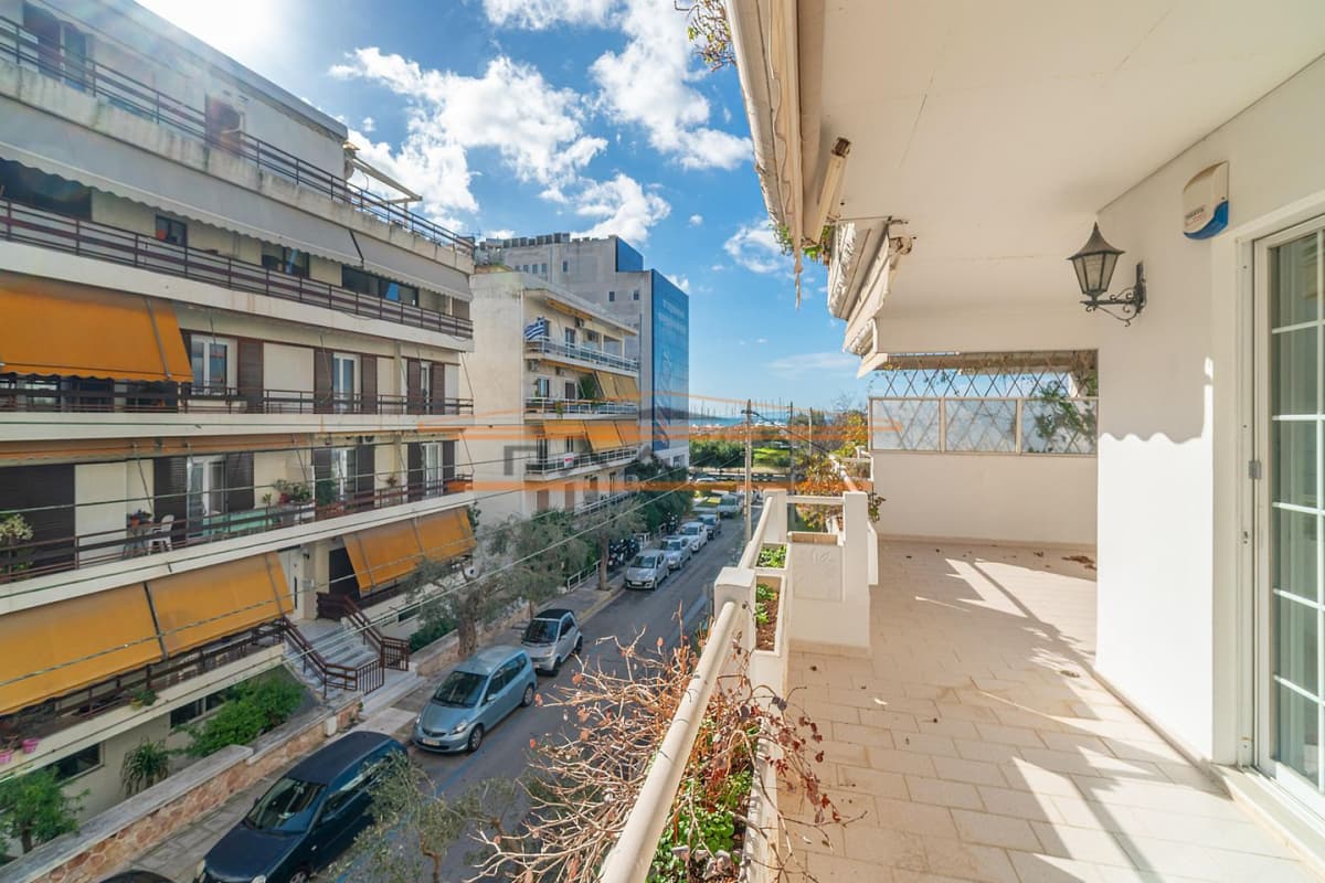 Διαμέρισμα στην Ρέμα Πικροδάφνης, Παλαιό Φάληρο — Φωτογραφία 1 από 17