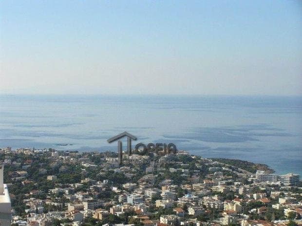 Οικόπεδο στην Σαρωνίδα, Σαρωνίδα