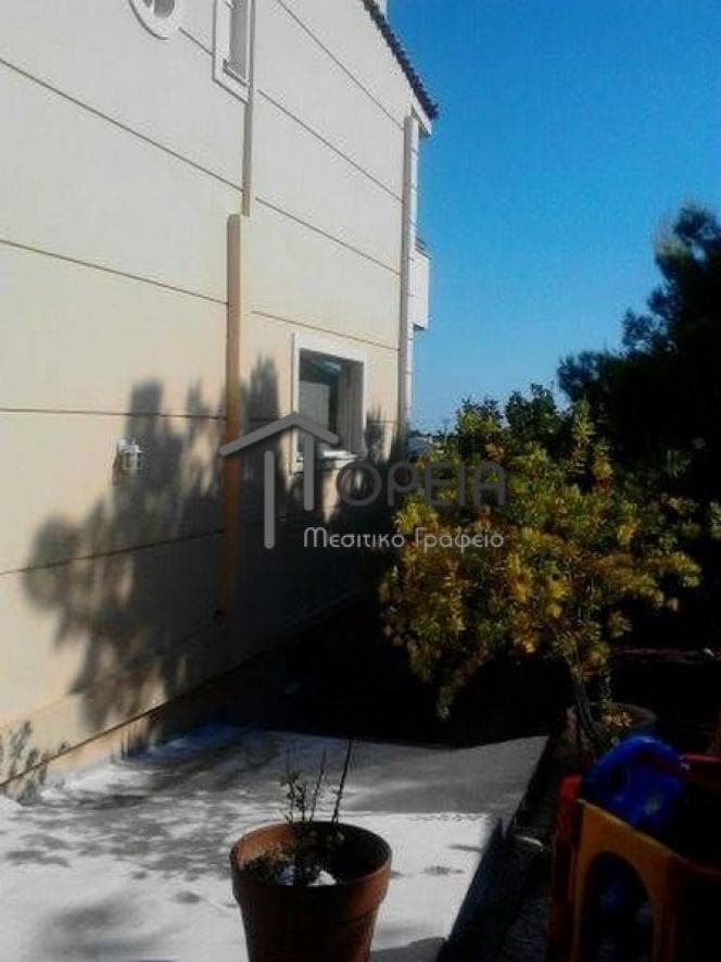 House in Lofos Kselaftaki, Kalivia Thorikou — Photo 9 of 11