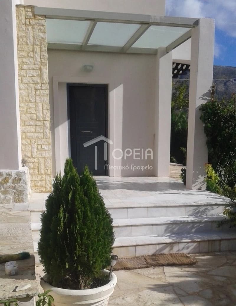 House in Kalivia, Kalivia Thorikou — Photo 1 of 9