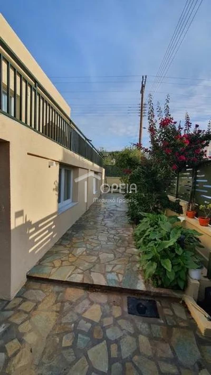 House in Galazia akti, Kalivia Thorikou — Photo 18 of 24