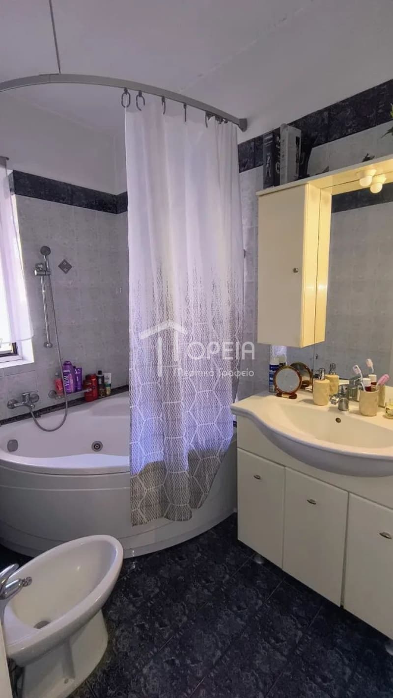 House in Kefleika, Kalivia Thorikou — Photo 8 of 17