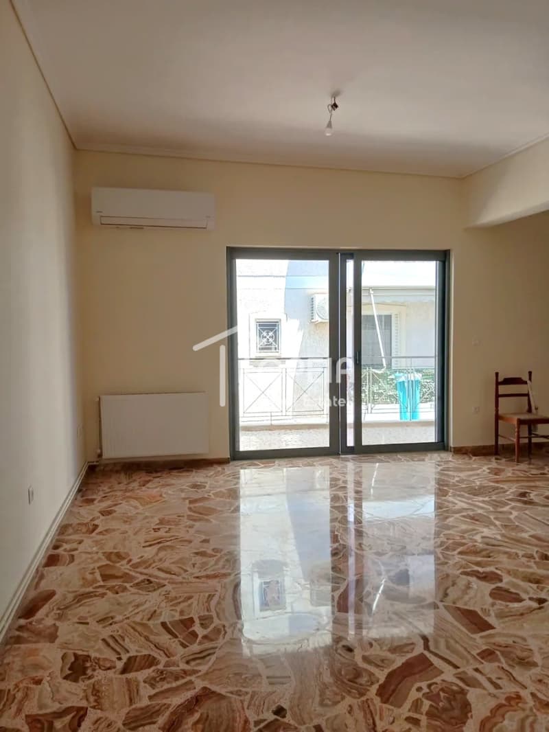 Apartment in Center, Argyroupoli — Photo 1 of 15