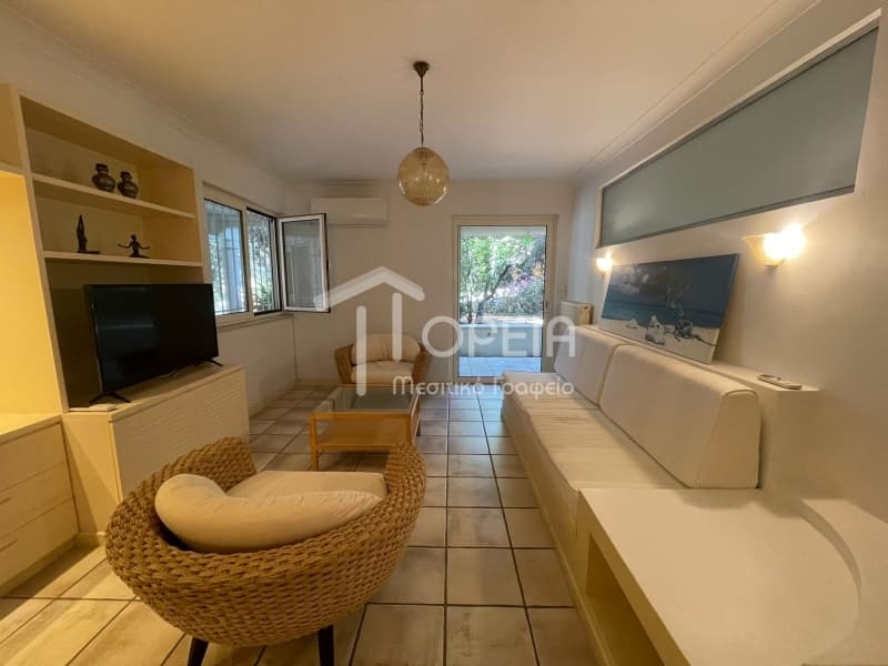 Apartment in Center, Vouliagmeni — Photo 2 of 26