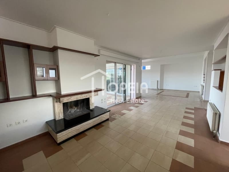 Apartment in Pirnari, Glyfada — Photo 1 of 30