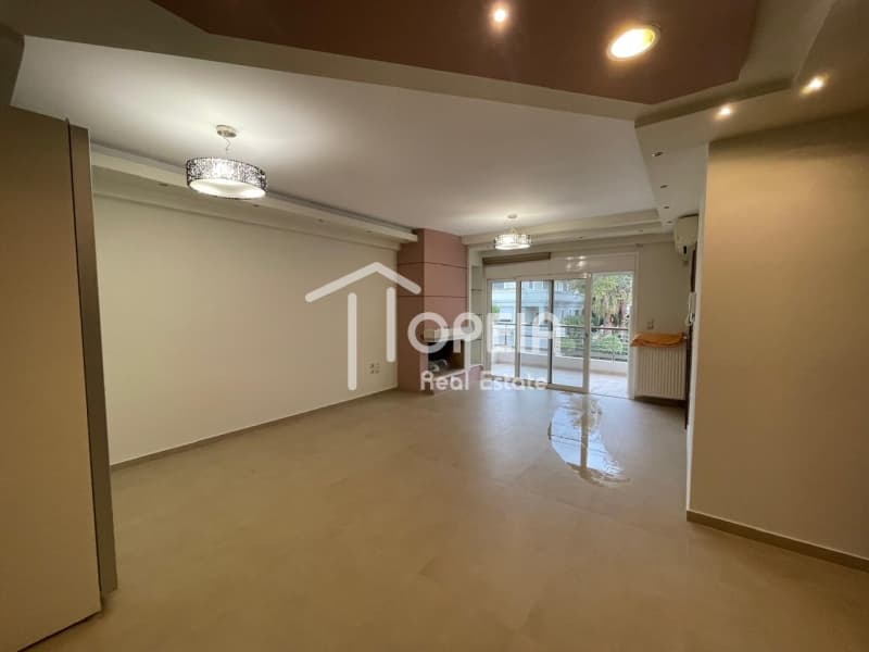 Apartment in Center, Voula — Photo 1 of 17
