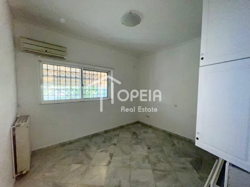 Apartment in Pigadakia, Vouliagmeni — Photo 15 of 23