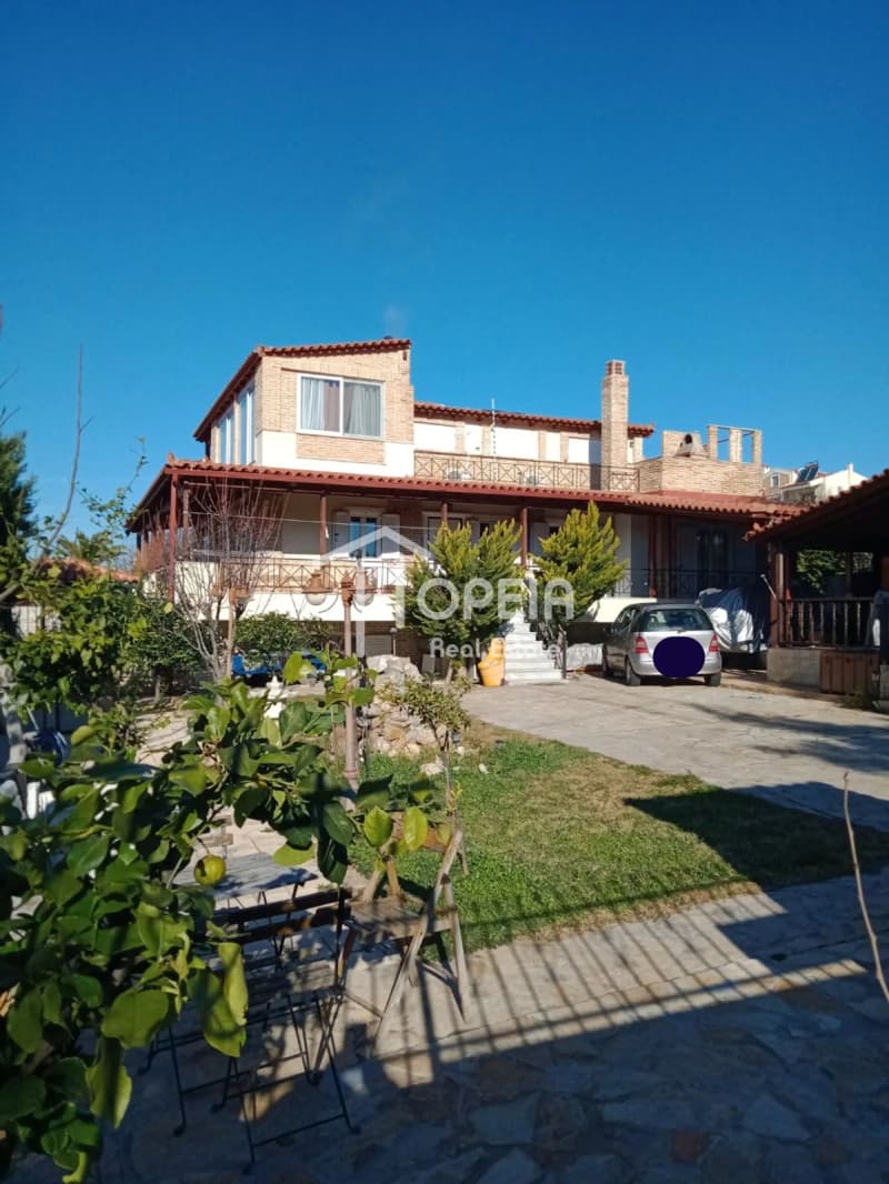 House in Kalivia, Kalivia Thorikou — Photo 1 of 7