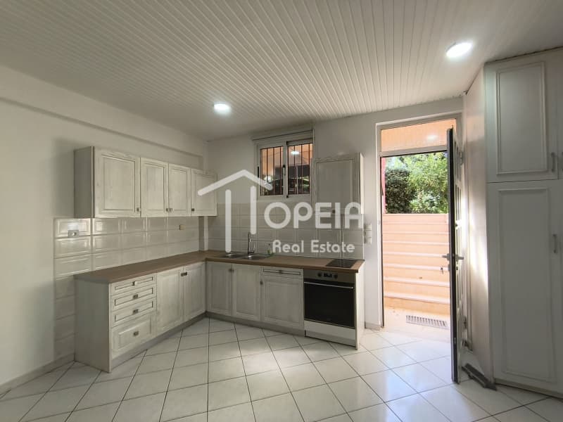 Apartment in Kalamaki, Alimos — Photo 2 of 8