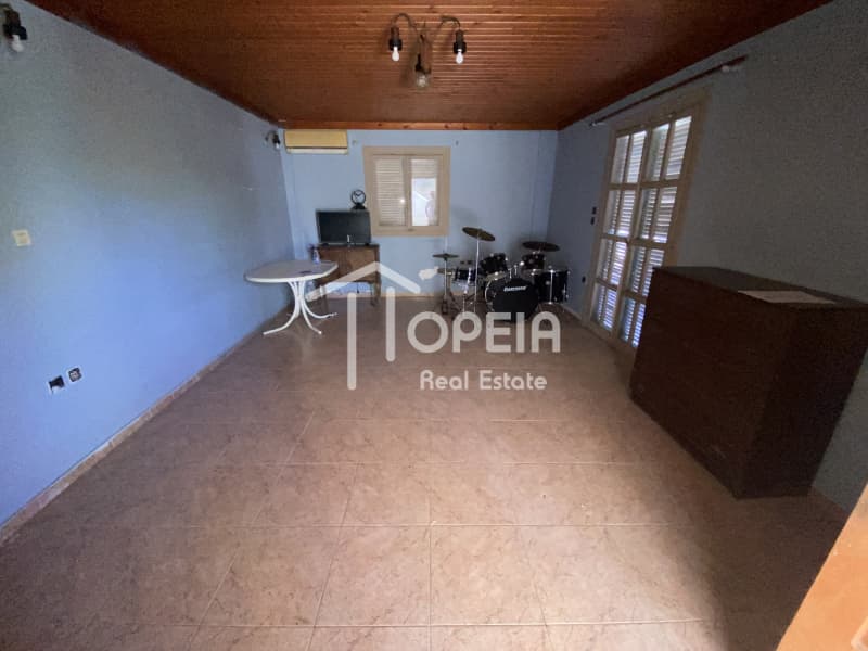 House in Porto Rafti, Vravrona — Photo 1 of 8