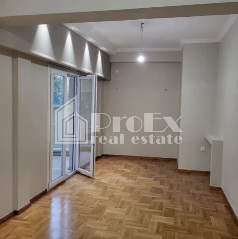 Apartment in Neo Pagkrati, Vironas — Photo 2 of 26
