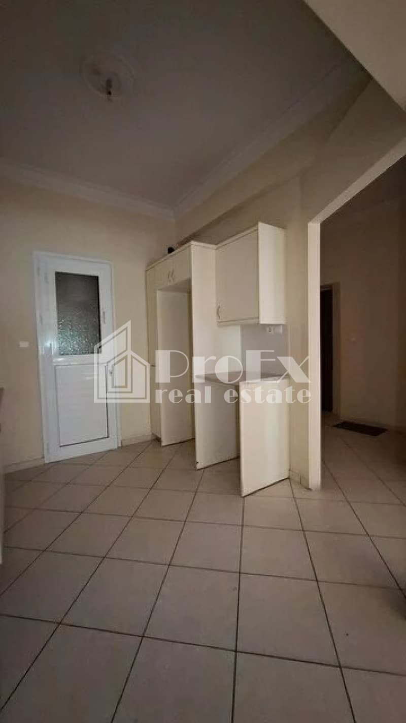 Apartment in Evaggelistria, Piraeus — Photo 11 of 11