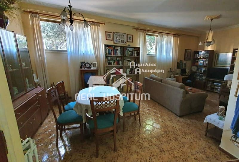 Apartment in Pefka Verdi, Petroupoli — Photo 1 of 15