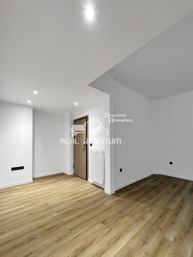 Apartment in Agios Vasileios, Piraeus — Photo 2 of 8