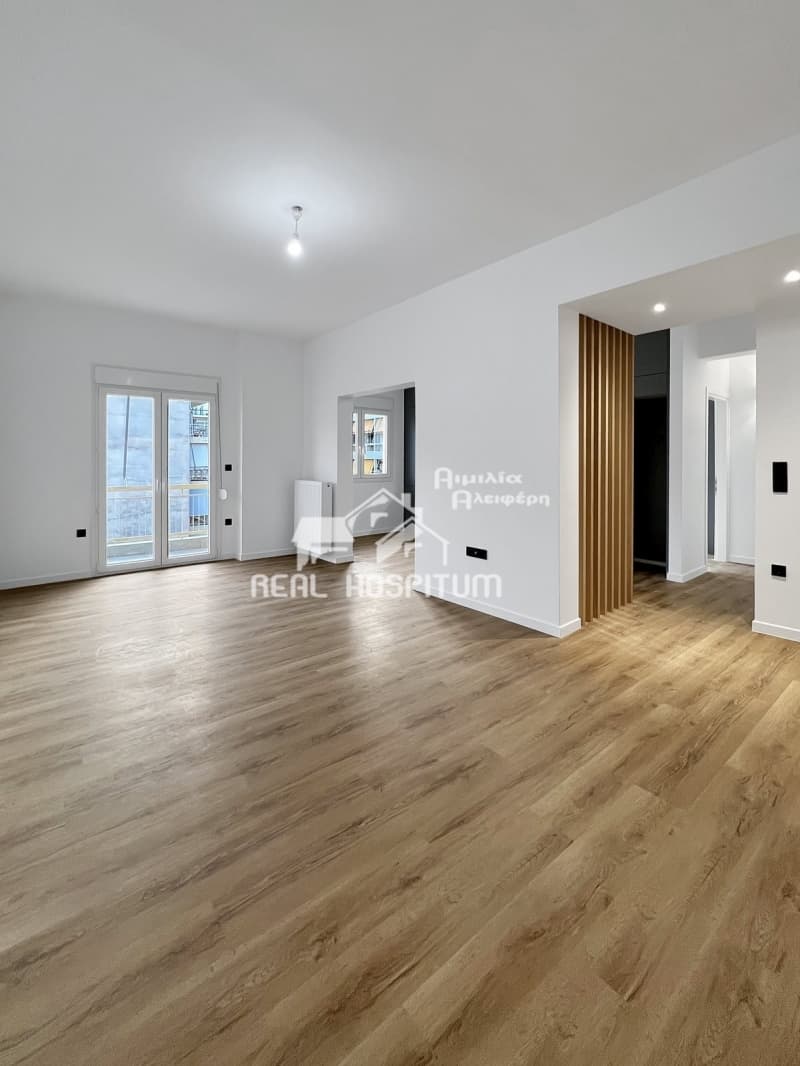 Apartment in Agios Vasileios, Piraeus — Photo 1 of 8