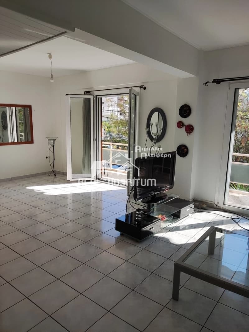 Apartment in Chrisaki, Nea Smyrni — Photo 2 of 15