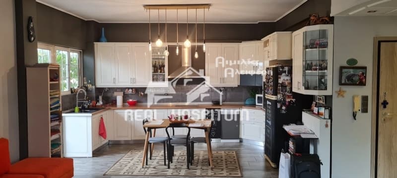 Apartment in Orio Agias Varvaras, Koridallos — Photo 1 of 9