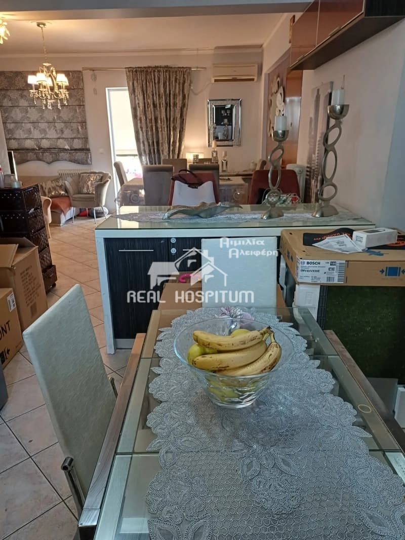 Apartment in Eleftherias square, Koridallos — Photo 1 of 9