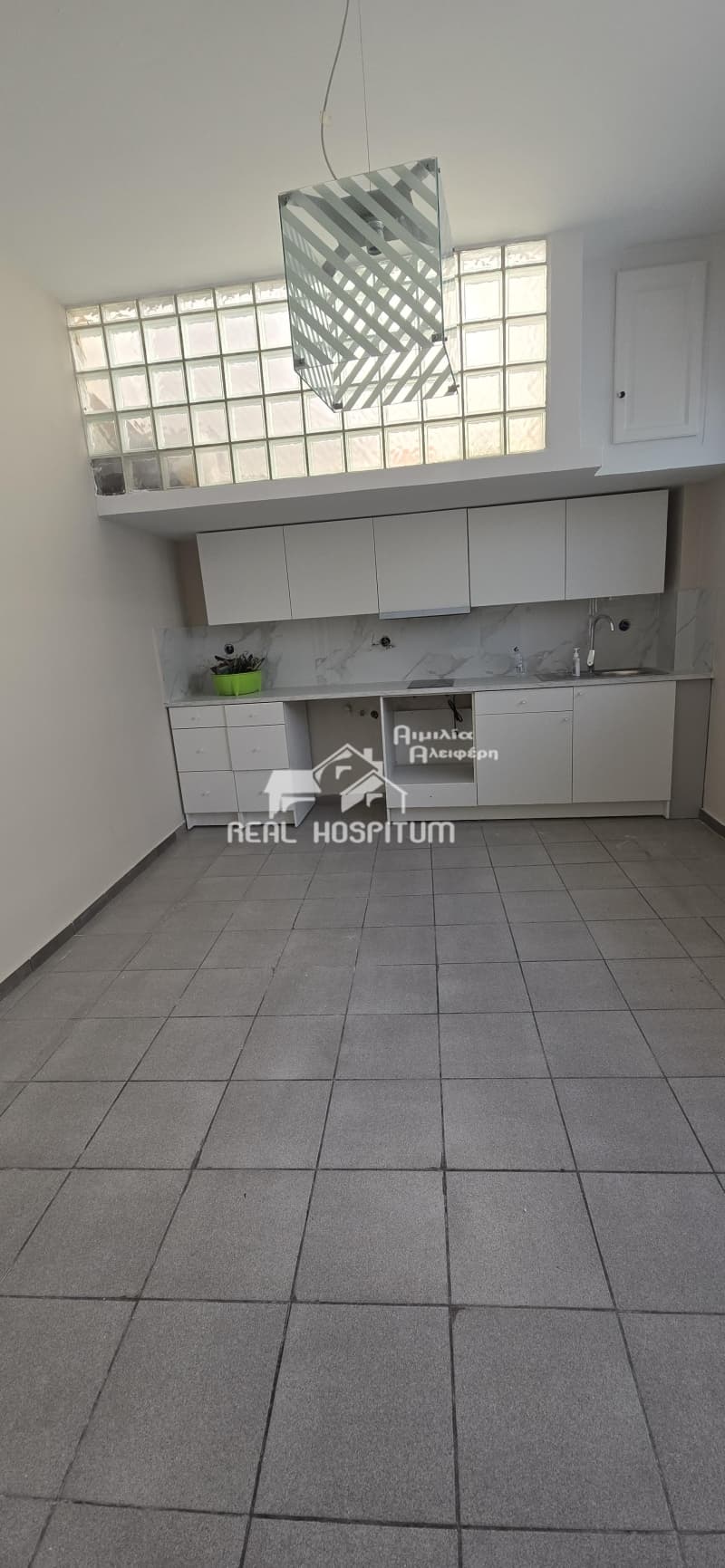 Apartment in Agia Sofia, Piraeus — Photo 3 of 12