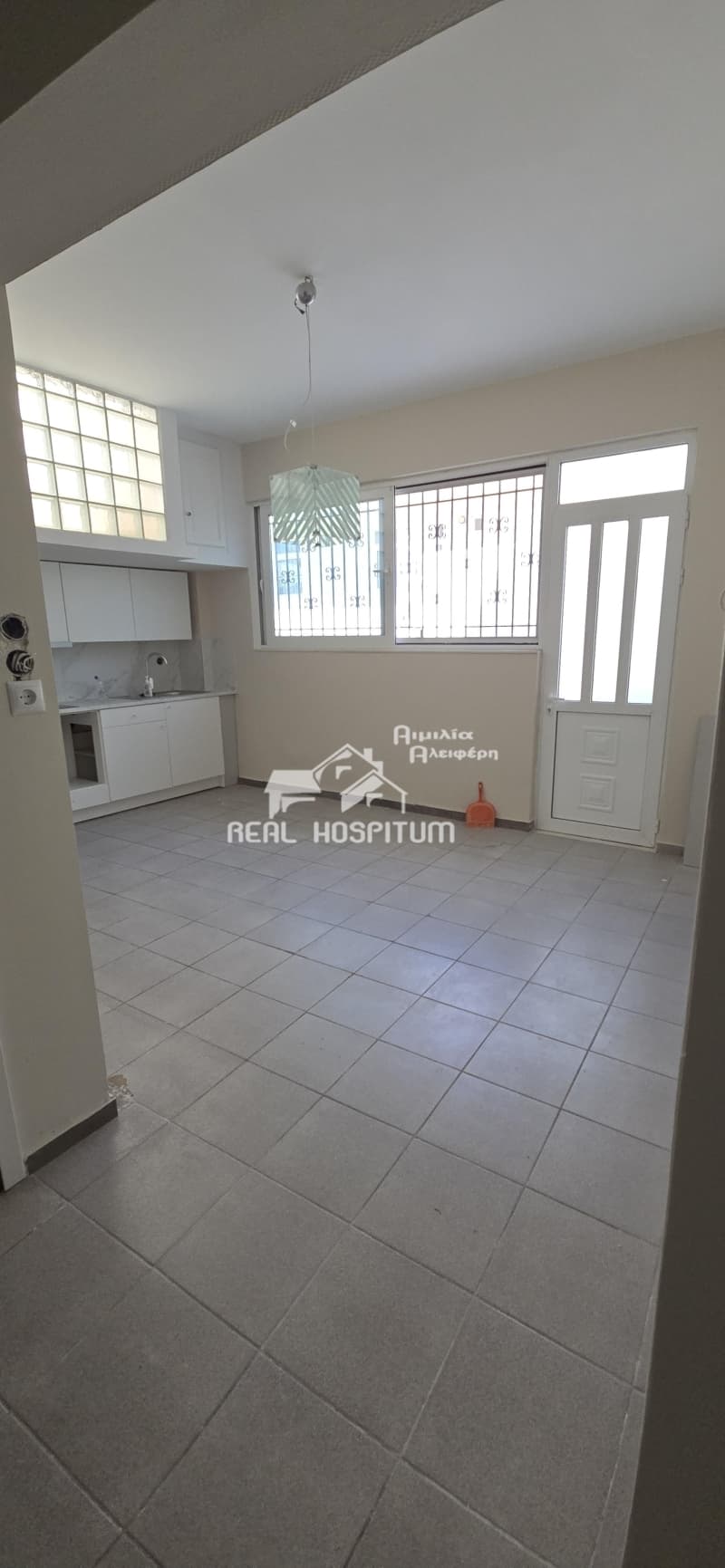 Apartment in Agia Sofia, Piraeus — Photo 2 of 12