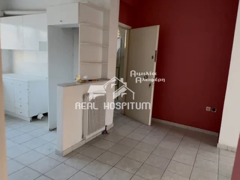 Apartment in Chatzikiriakeio, Piraeus — Photo 1 of 9